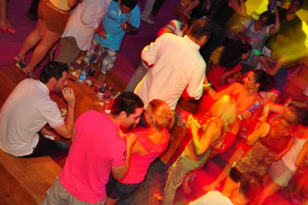 Night Beach Party @ Edde Sands